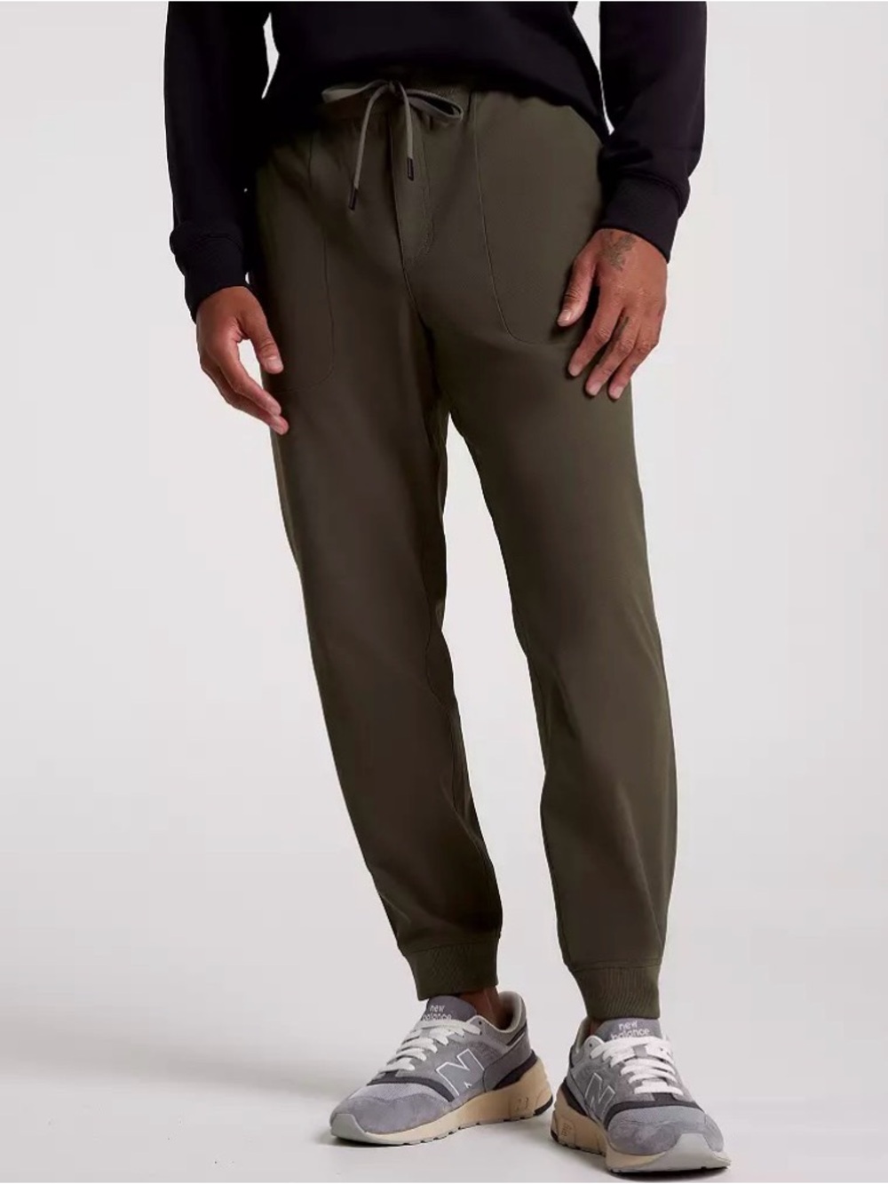 VRST Men's Limitless Performance Slim Fit Jogger M Adjustable drawcord waist
